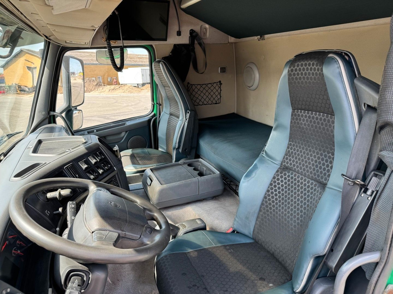 Volvo FM500 8x4*4 HMF Kipper Euro 5 - Tipper: picture 5 Volvo FM500 8x4*4 HMF Kipper Euro 5 - Tipper: picture 5