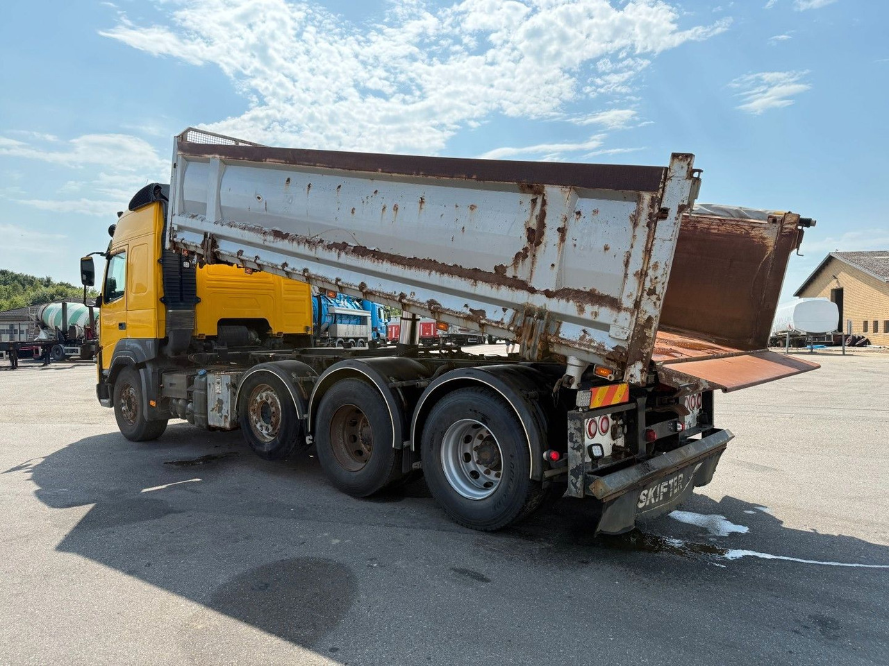 Volvo FMX500 8x4/4 Steel tipper Volvo FMX500 8x4/4 Steel tipper / Kipper - Tipper: picture 4 Volvo FMX500 8x4/4 Steel tipper Volvo FMX500 8x4/4 Steel tipper / Kipper - Tipper: picture 4