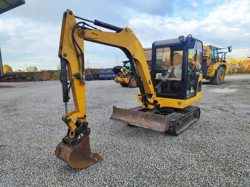 Caterpillar 302.5C - Mini excavator: picture 2 Caterpillar 302.5C - Mini excavator: picture 2