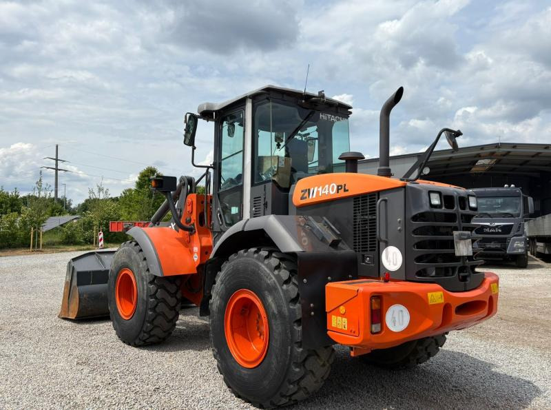 Hitachi ZW140 - Wheel loader: picture 1 Hitachi ZW140 - Wheel loader: picture 1