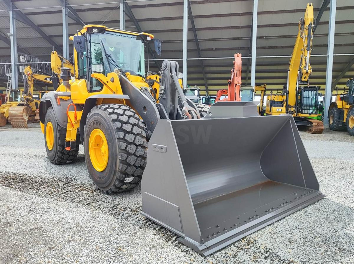 Volvo L110H - Wheel loader: picture 3 Volvo L110H - Wheel loader: picture 3