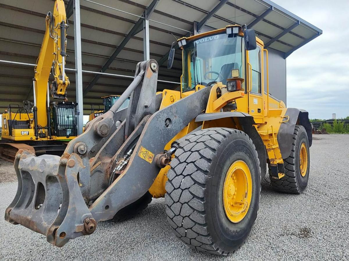 Volvo L120E - Wheel loader: picture 2 Volvo L120E - Wheel loader: picture 2