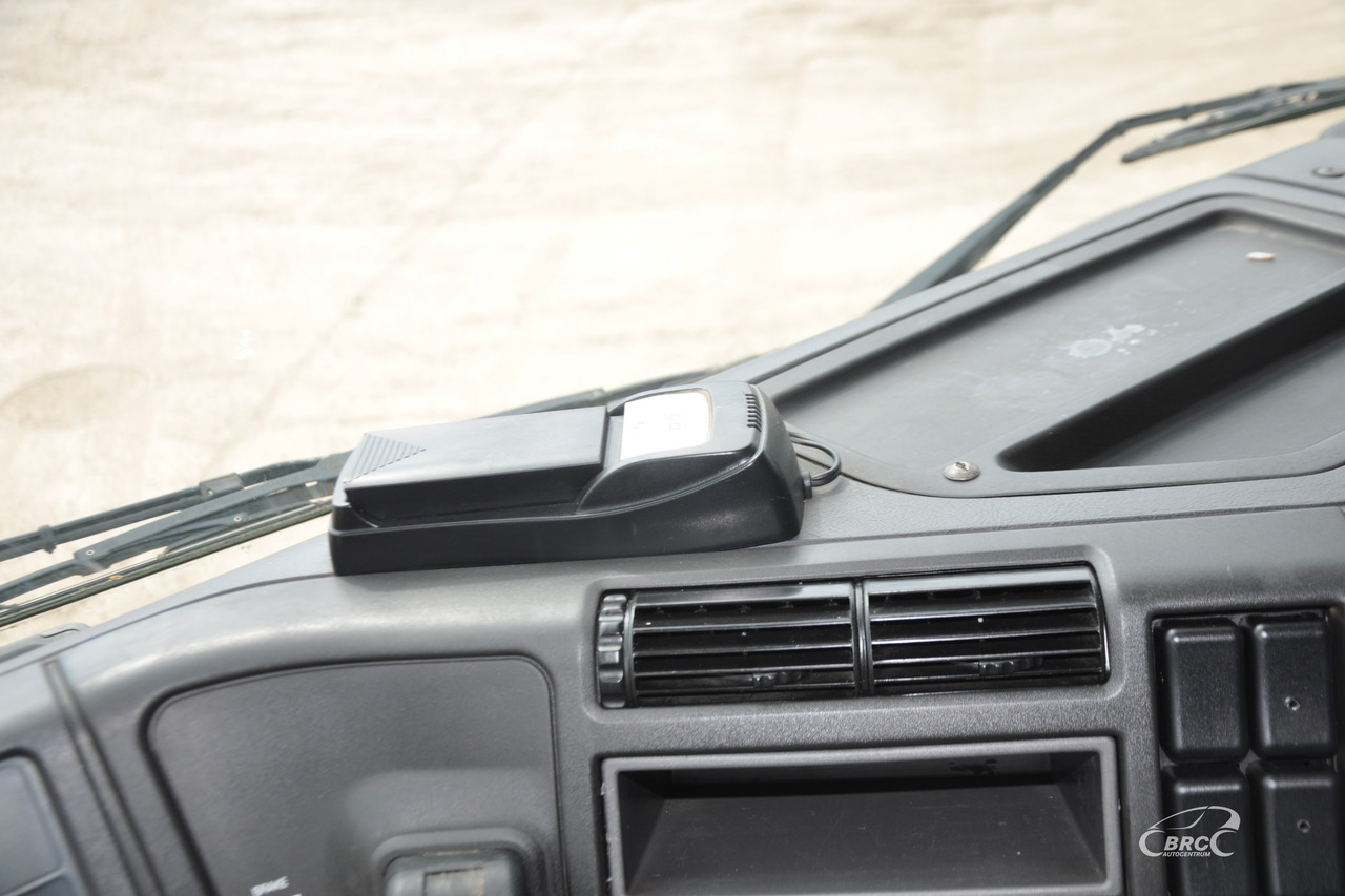 Dropside/ Flatbed truck Volvo FM7: picture 20