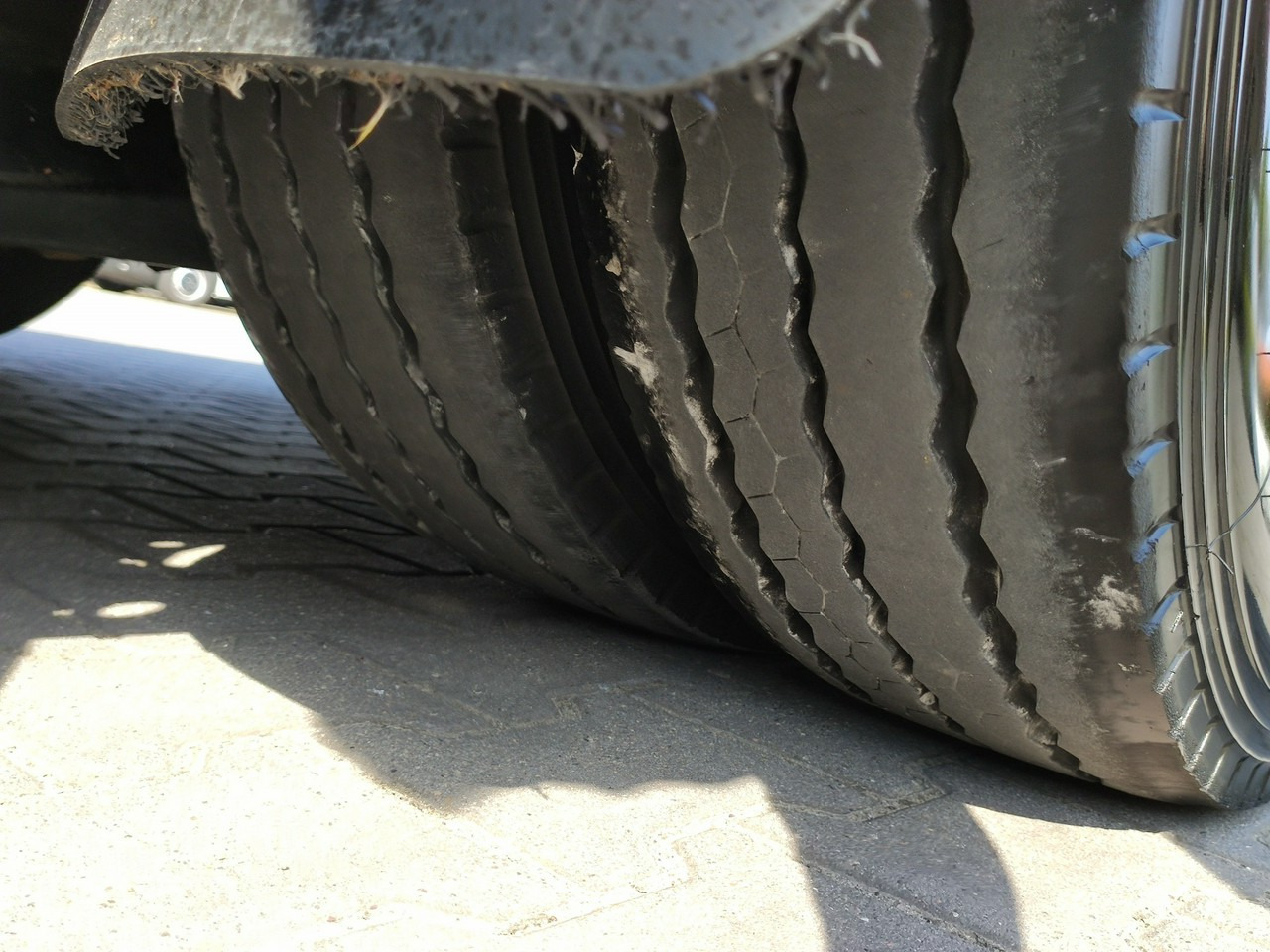 Low loader semi-trailer EMTECH Ład-33.3 tony 3osie Tylna oś skrętna Przednia Podnoszona: picture 12 Low loader semi-trailer EMTECH Ład-33.3 tony 3osie Tylna oś skrętna Przednia Podnoszona: picture 12