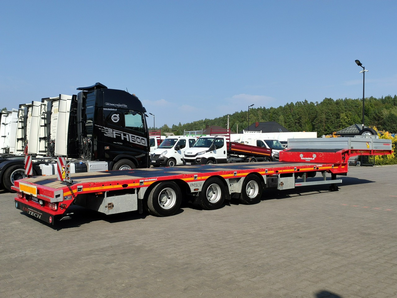 Low loader semi-trailer EMTECH Ład-33.3 tony 3osie Tylna oś skrętna Przednia Podnoszona: picture 16 Low loader semi-trailer EMTECH Ład-33.3 tony 3osie Tylna oś skrętna Przednia Podnoszona: picture 16