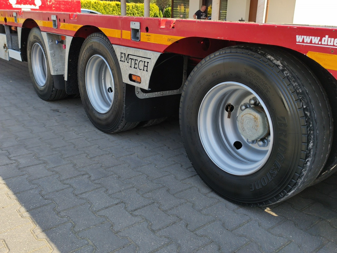 Low loader semi-trailer EMTECH Ład-33.3 tony 3osie Tylna oś skrętna Przednia Podnoszona: picture 24 Low loader semi-trailer EMTECH Ład-33.3 tony 3osie Tylna oś skrętna Przednia Podnoszona: picture 24