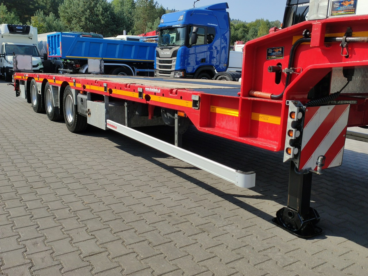 Low loader semi-trailer EMTECH Ład-33.3 tony 3osie Tylna oś skrętna Przednia Podnoszona: picture 9 Low loader semi-trailer EMTECH Ład-33.3 tony 3osie Tylna oś skrętna Przednia Podnoszona: picture 9