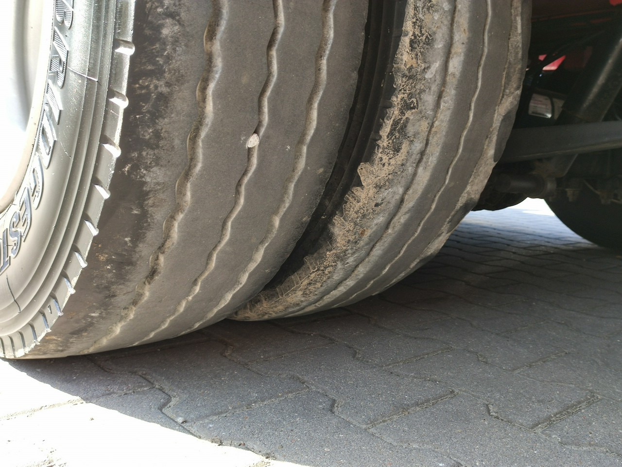 Low loader semi-trailer EMTECH Ład-33.3 tony 3osie Tylna oś skrętna Przednia Podnoszona: picture 14 Low loader semi-trailer EMTECH Ład-33.3 tony 3osie Tylna oś skrętna Przednia Podnoszona: picture 14