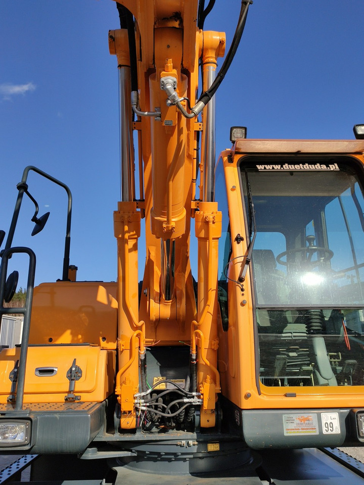 Hyundai 140W-9 Łyżka Skarpowa+Szybko Złącze !!! STAN Bardzo Dobry !!! - Wheel excavator: picture 5 Hyundai 140W-9 Łyżka Skarpowa+Szybko Złącze !!! STAN Bardzo Dobry !!! - Wheel excavator: picture 5