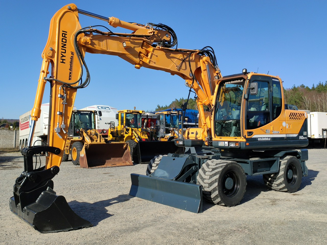 Hyundai 140W-9 Łyżka Skarpowa+Szybko Złącze !!! STAN Bardzo Dobry !!! - Wheel excavator: picture 1 Hyundai 140W-9 Łyżka Skarpowa+Szybko Złącze !!! STAN Bardzo Dobry !!! - Wheel excavator: picture 1