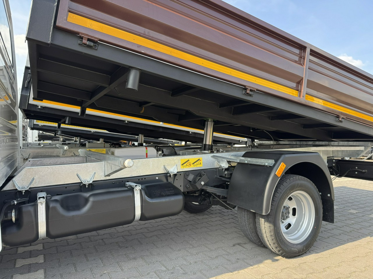 Tipper van Iveco Daily 50C18 V: picture 14