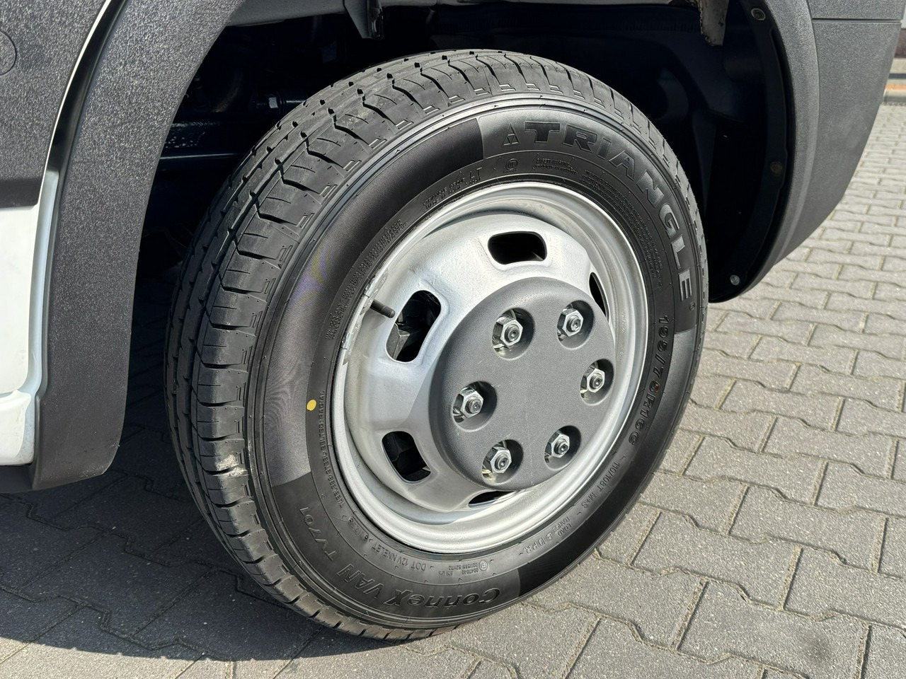 Tipper van Iveco Daily 50C18 V: picture 8