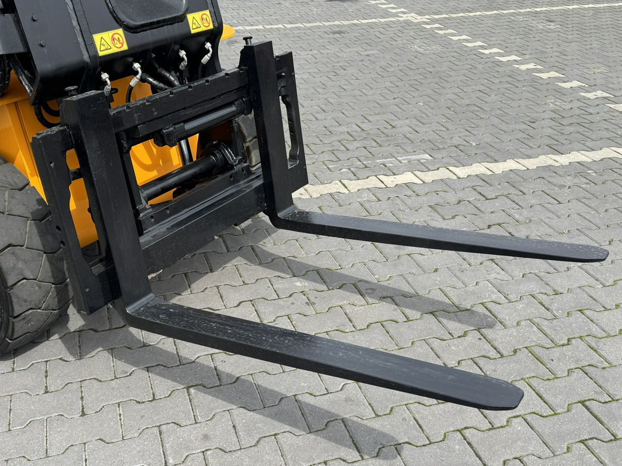 JCB TLT 35D 4x4 T4 TELESKOP / TELESKOPOWY Ładowarka Teleskopowa - Telescopic handler: picture 4 JCB TLT 35D 4x4 T4 TELESKOP / TELESKOPOWY Ładowarka Teleskopowa - Telescopic handler: picture 4