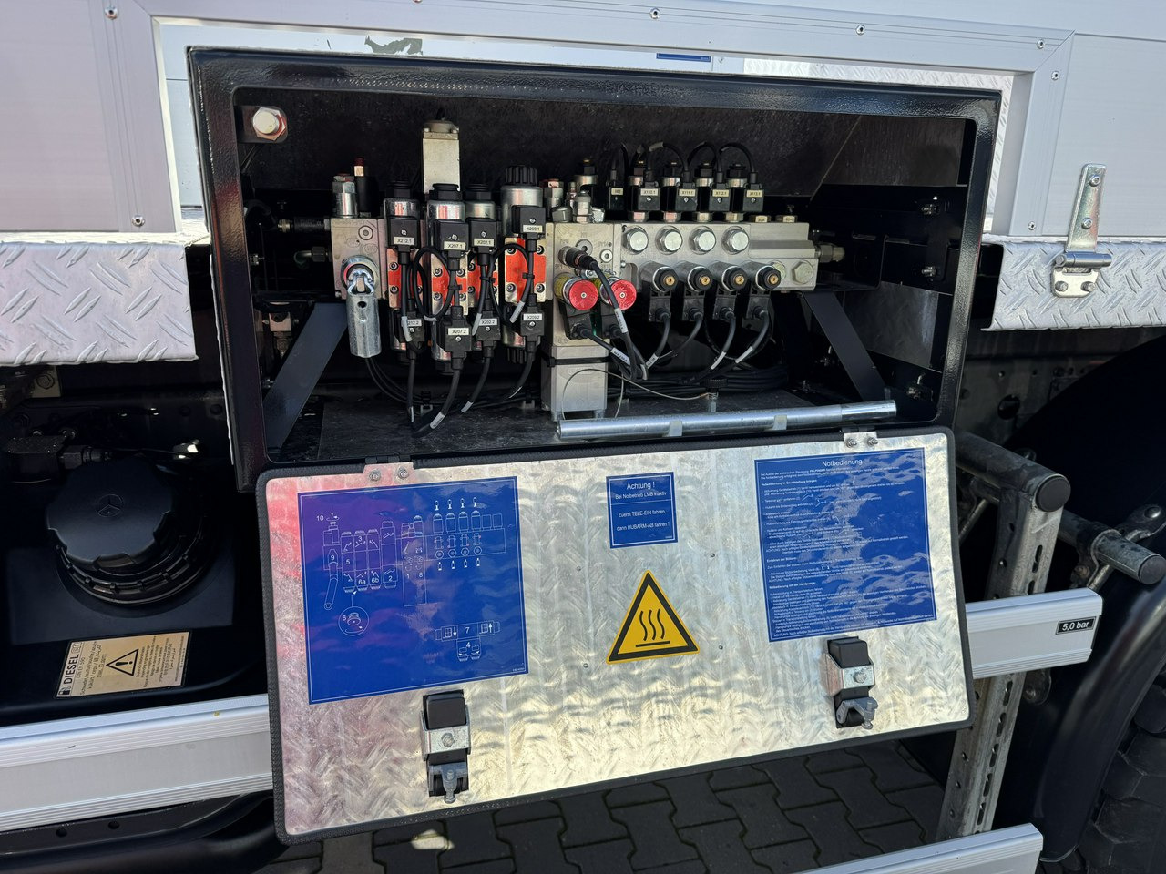 Truck mounted aerial platform Mercedes Atego 818 E6 4x4 Zwyżka PALFINGER P250 BK Podnośnik Koszowy: picture 20