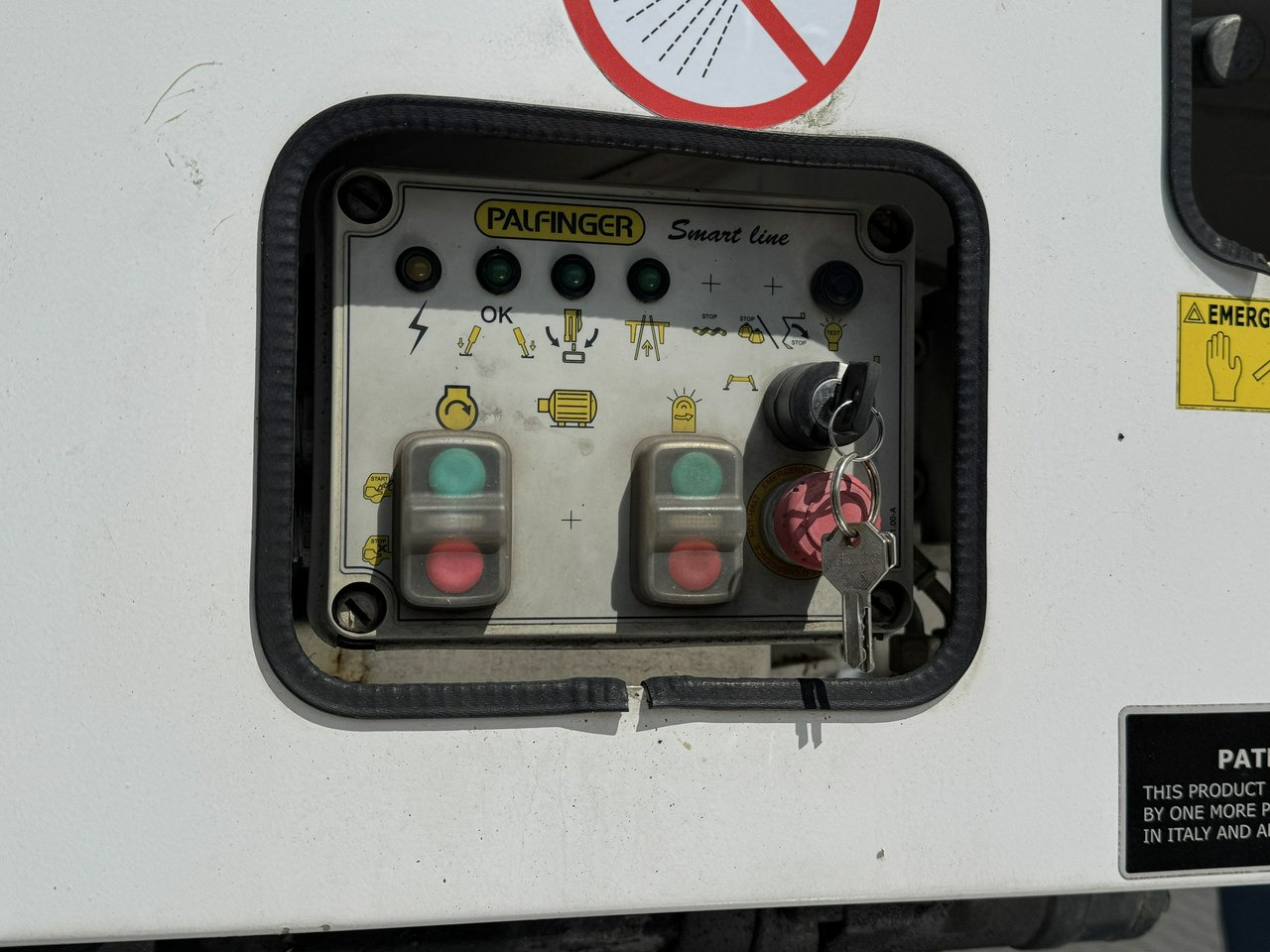 Truck mounted aerial platform Nissan Cabstar: picture 16