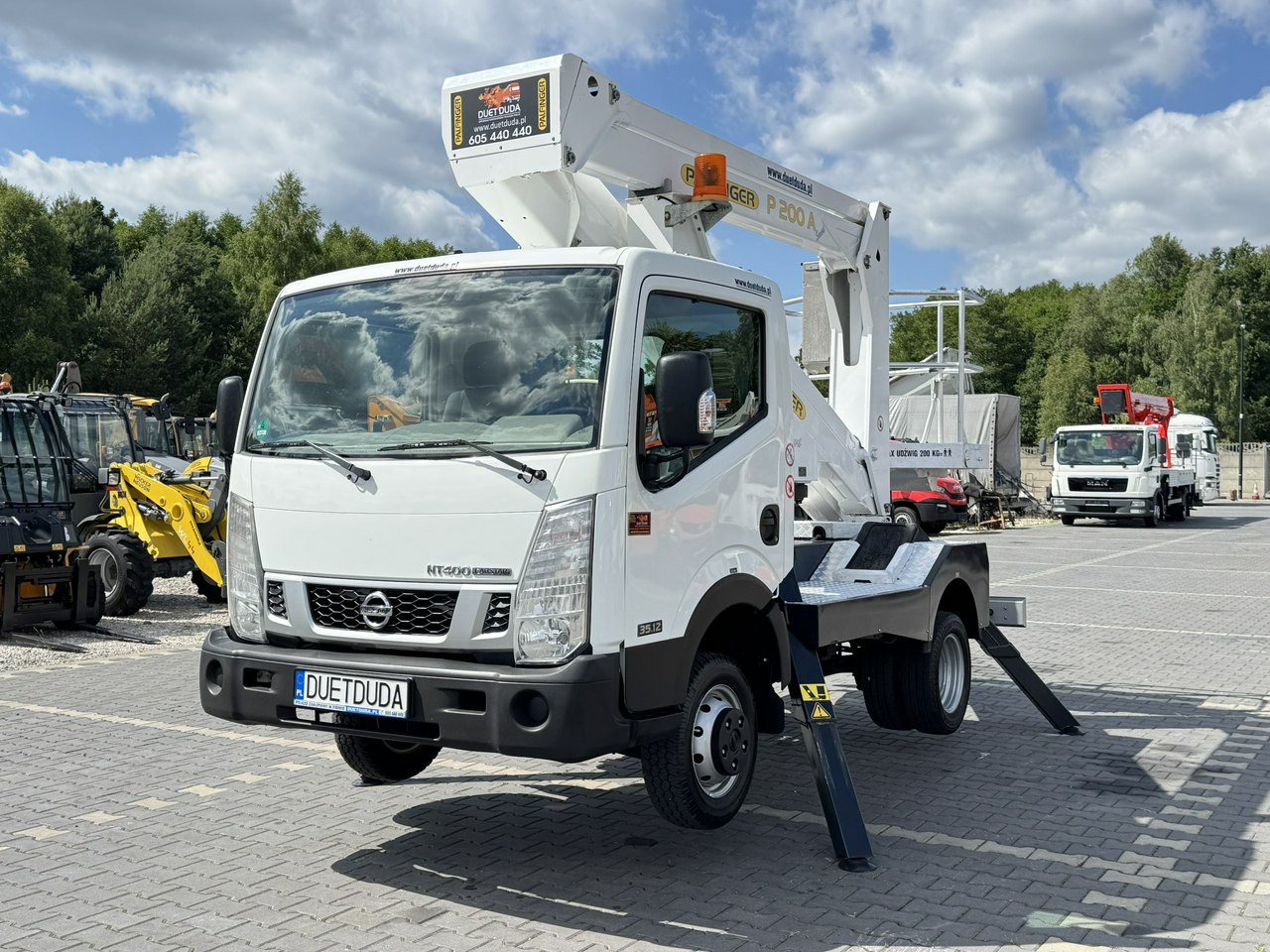 Truck mounted aerial platform Nissan Cabstar: picture 7