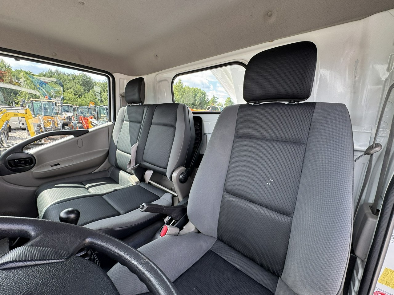 Truck mounted aerial platform Nissan Cabstar: picture 27