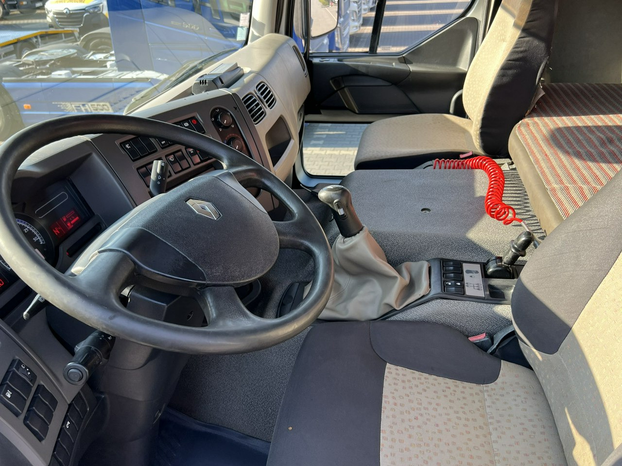 Tipper, Crane truck Renault Kerax 26.390 6x4 Mocny HDS FASSI F170 Sterowanie Radiowe: picture 28 Tipper, Crane truck Renault Kerax 26.390 6x4 Mocny HDS FASSI F170 Sterowanie Radiowe: picture 28