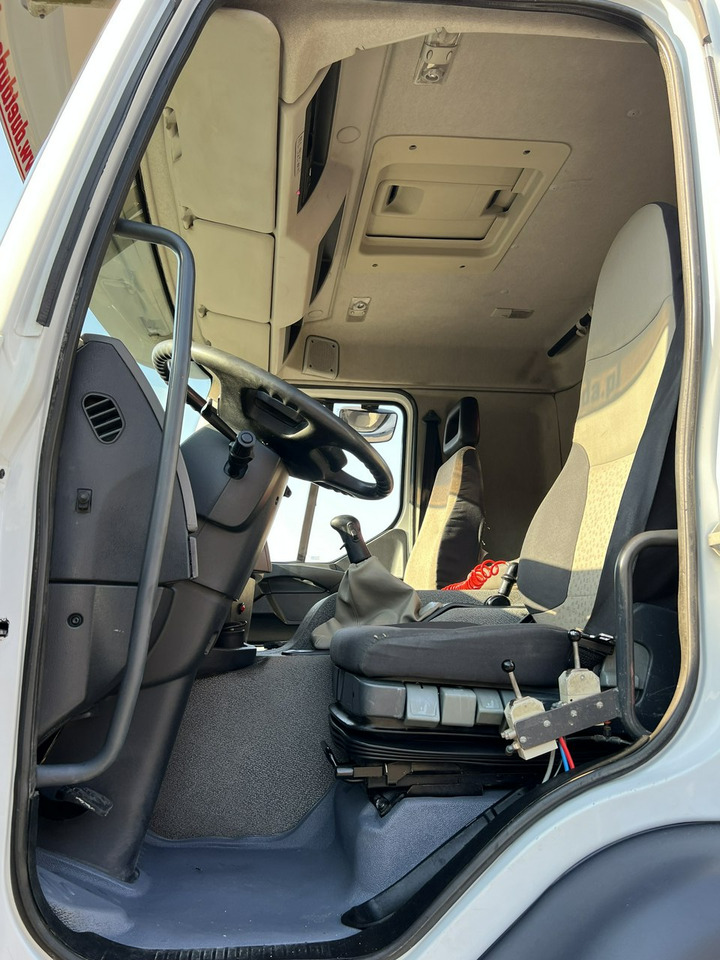 Tipper, Crane truck Renault Kerax 26.390 6x4 Mocny HDS FASSI F170 Sterowanie Radiowe: picture 27 Tipper, Crane truck Renault Kerax 26.390 6x4 Mocny HDS FASSI F170 Sterowanie Radiowe: picture 27