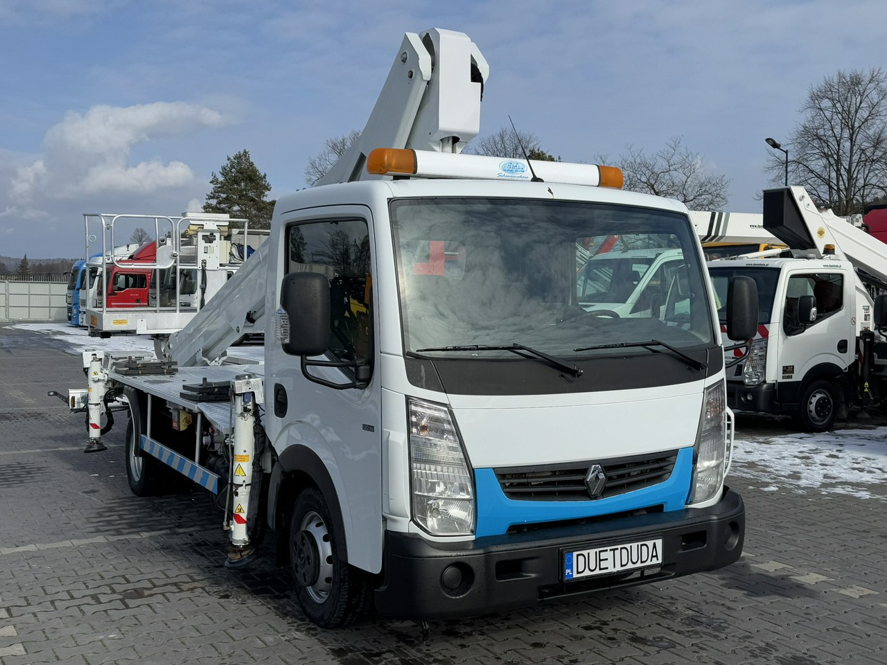 Renault Maxity - Truck mounted aerial platform: picture 3 Renault Maxity - Truck mounted aerial platform: picture 3