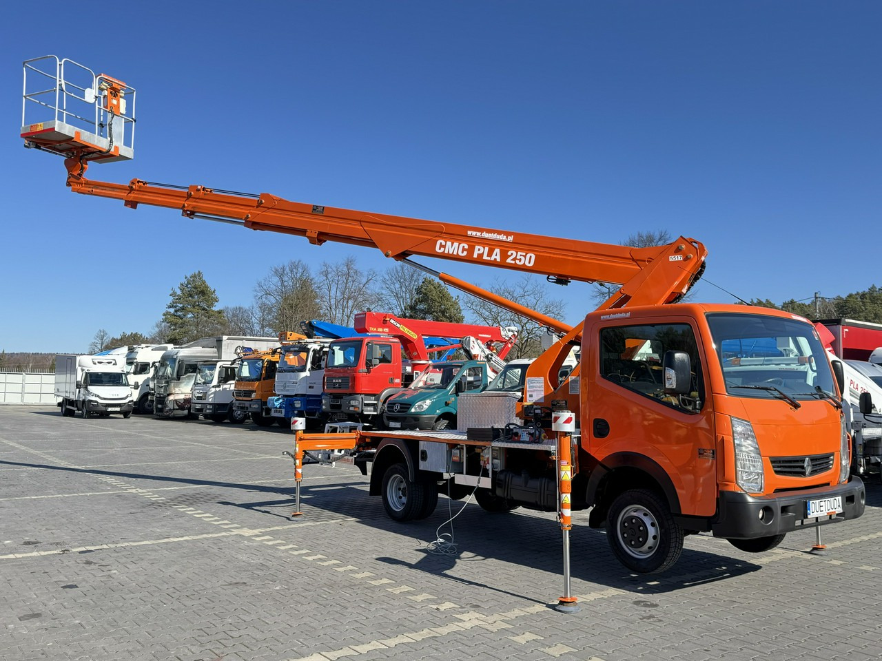 Renault Maxity - Truck mounted aerial platform: picture 4 Renault Maxity - Truck mounted aerial platform: picture 4