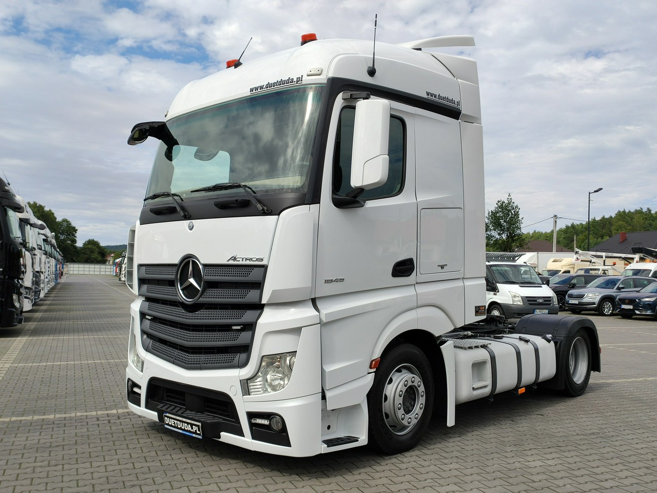 Mercedes ACTROS 1845 Euro 6 Low Deck Mega !!! - Tractor unit: picture 2 Mercedes ACTROS 1845 Euro 6 Low Deck Mega !!! - Tractor unit: picture 2