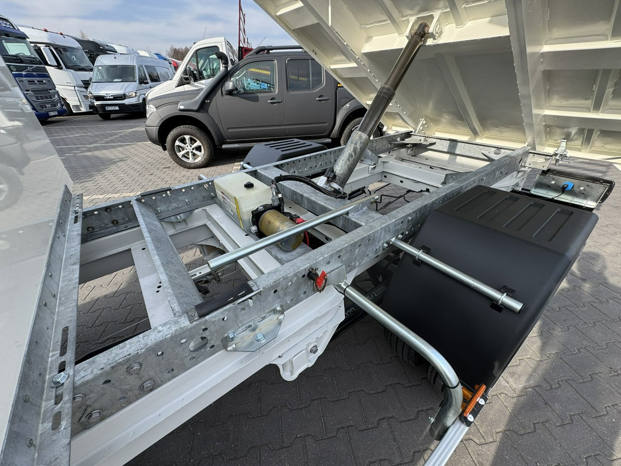 Tipper van Volkswagen Crafter: picture 13