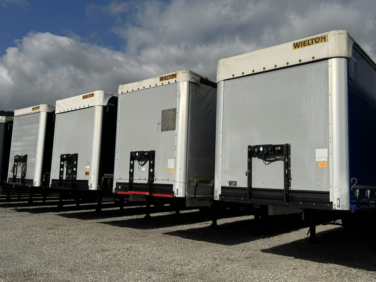 Wielton Standart Osie Saf Oś Podnoszona Super Stan - Curtainsider semi-trailer: picture 2 Wielton Standart Osie Saf Oś Podnoszona Super Stan - Curtainsider semi-trailer: picture 2