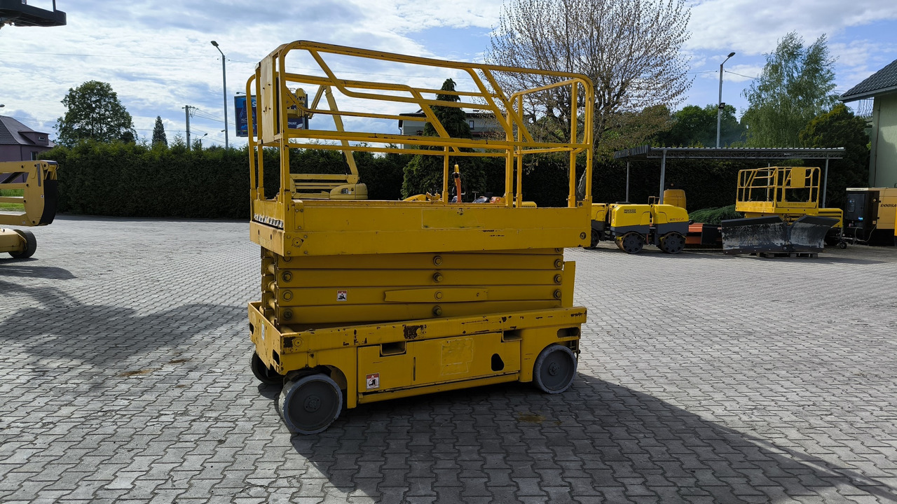 HULOTTE Compact 12 - Scissor lift: picture 5 HULOTTE Compact 12 - Scissor lift: picture 5