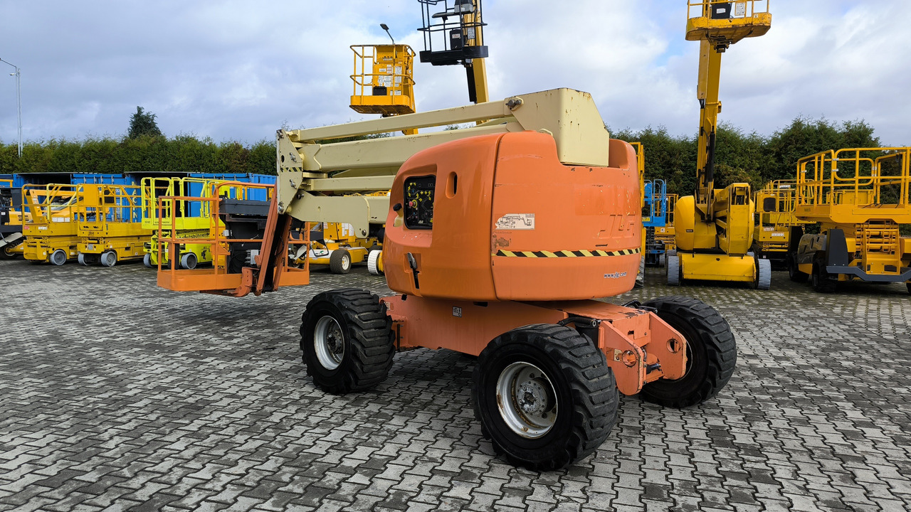 JLG 450 AJ - Articulated boom: picture 1 JLG 450 AJ - Articulated boom: picture 1