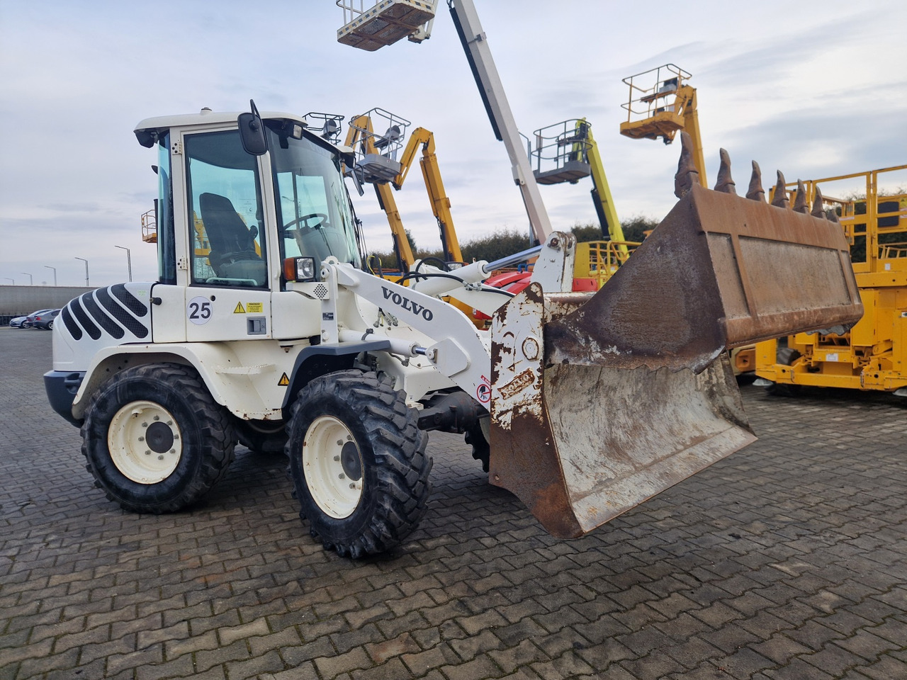 Leasing of VOLVO L 30 B – Z/X VOLVO L 30 B – Z/X: picture 10