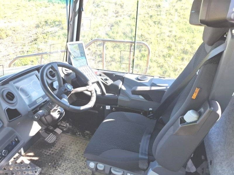 Articulated dumper Bell B 25 E: picture 6