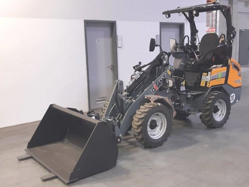 Giant G 2200 E X-Tra Elektro / electric - Skid steer loader: picture 2 Giant G 2200 E X-Tra Elektro / electric - Skid steer loader: picture 2