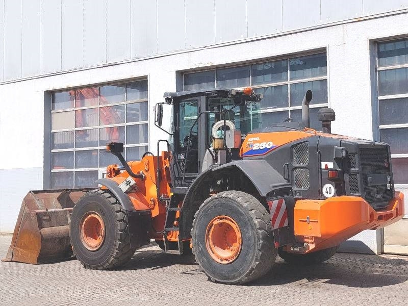 Hitachi ZW 250-6 - Wheel loader: picture 3 Hitachi ZW 250-6 - Wheel loader: picture 3