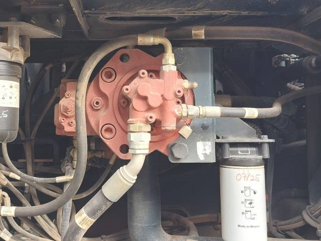 Crawler excavator Hyundai HX 300 NL: picture 9