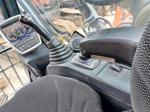 Crawler excavator Hyundai HX 300 NL: picture 14