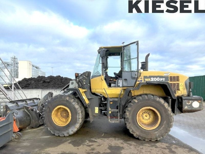 Wheel loader Komatsu WA 200 PT-5: picture 1