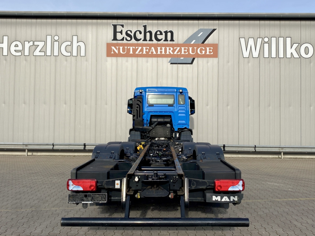 MAN TGS 26.420 6x2-4 LL - Cab chassis truck: picture 4 MAN TGS 26.420 6x2-4 LL - Cab chassis truck: picture 4