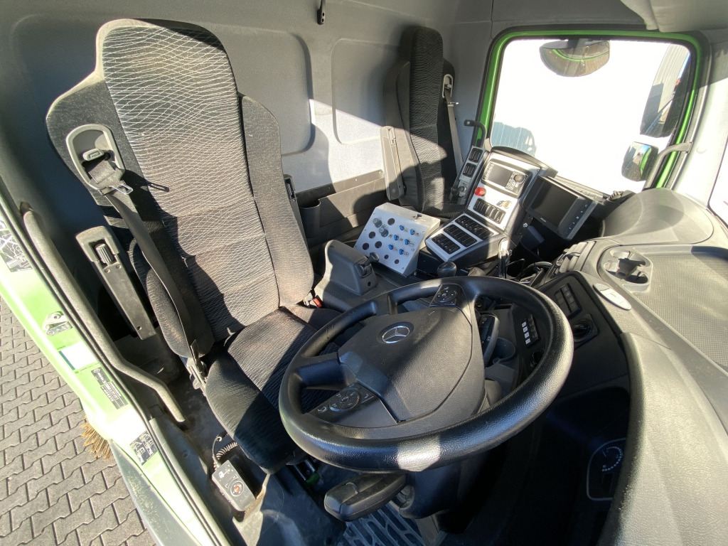 Mercedes-Benz 1323 LKO Atego - Road sweeper: picture 5 Mercedes-Benz 1323 LKO Atego - Road sweeper: picture 5