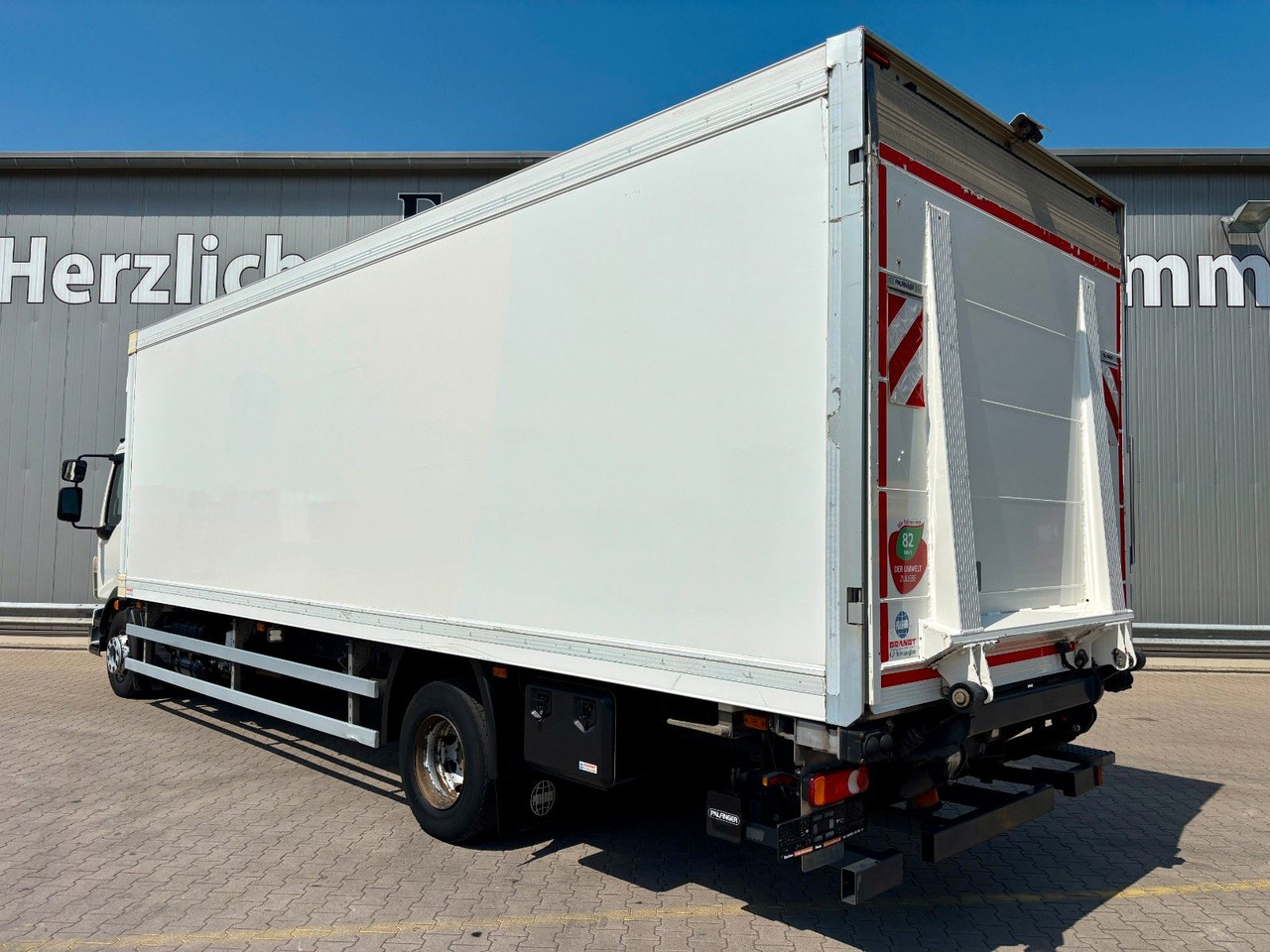 Volvo FL 250|CarrierSupra1250MT*Diesel/Netz*LBW 2.0to. - Refrigerator truck: picture 3 Volvo FL 250|CarrierSupra1250MT*Diesel/Netz*LBW 2.0to. - Refrigerator truck: picture 3