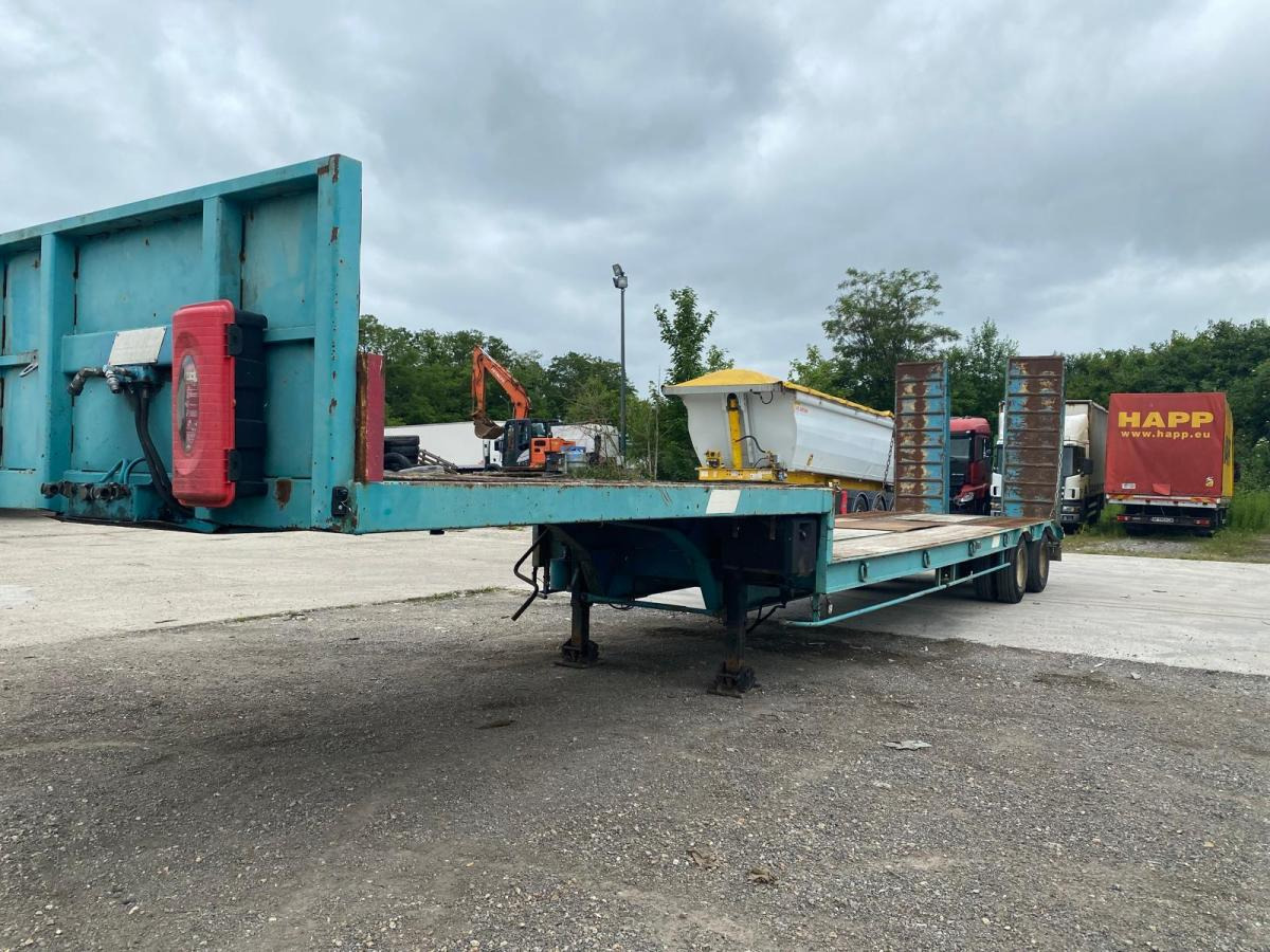 Castera - Low loader semi-trailer: picture 3 Castera - Low loader semi-trailer: picture 3