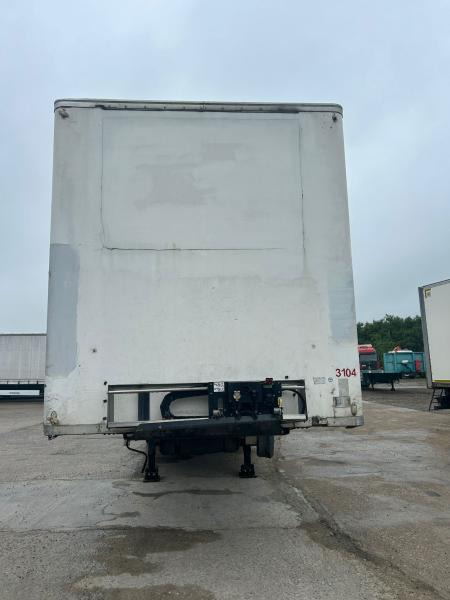 Chereau - Closed box semi-trailer: picture 2 Chereau - Closed box semi-trailer: picture 2