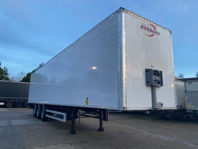 Fruehauf - Closed box semi-trailer: picture 3 Fruehauf - Closed box semi-trailer: picture 3