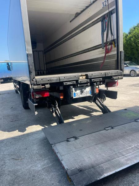 Scania 320 - Refrigerator truck: picture 5 Scania 320 - Refrigerator truck: picture 5