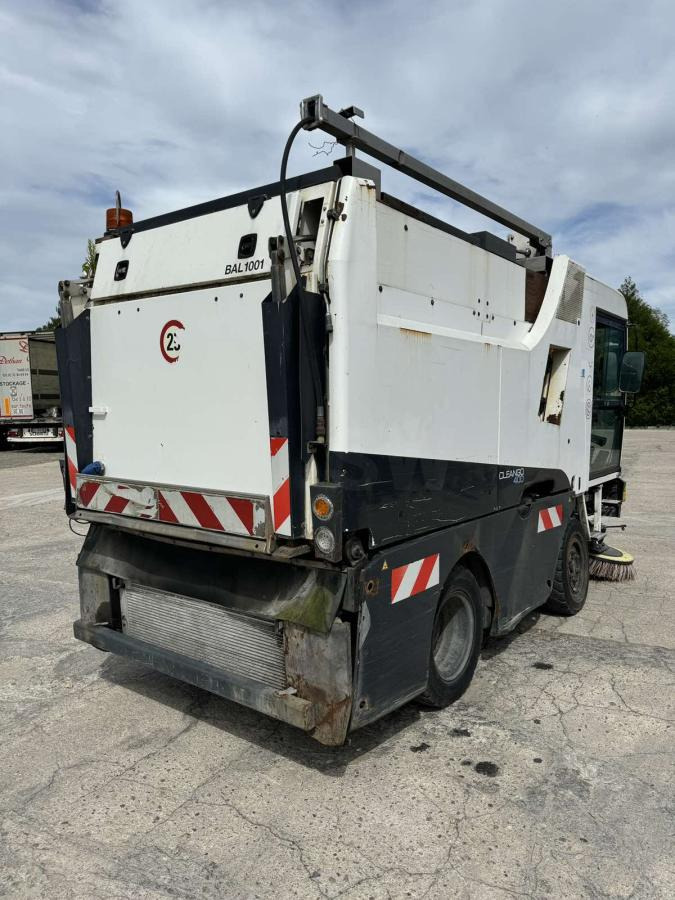 Schmidt Clingo 400 - Road sweeper: picture 2 Schmidt Clingo 400 - Road sweeper: picture 2