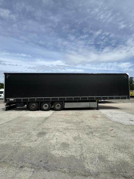 Schmitz Cargobull - Curtainsider semi-trailer: picture 2 Schmitz Cargobull - Curtainsider semi-trailer: picture 2