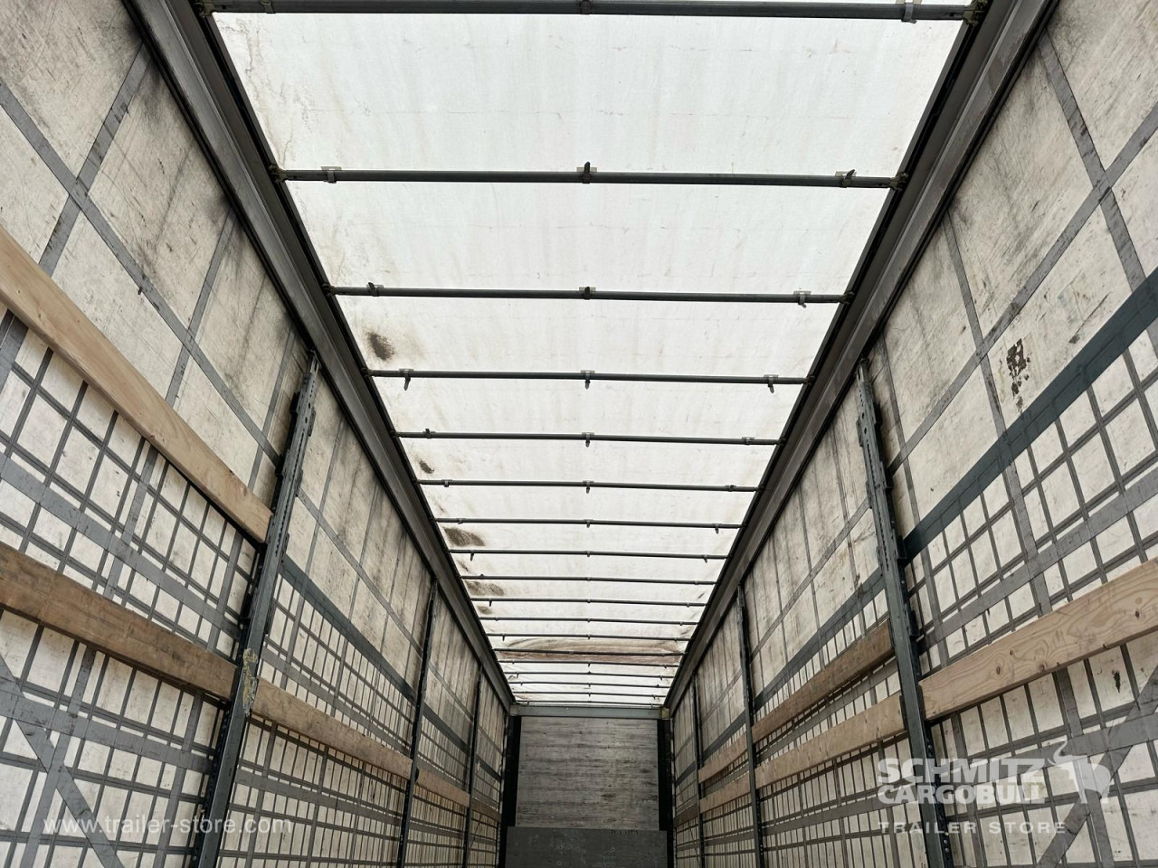 SCHMITZ Curtainsider Mega - Curtainsider semi-trailer: picture 5 SCHMITZ Curtainsider Mega - Curtainsider semi-trailer: picture 5