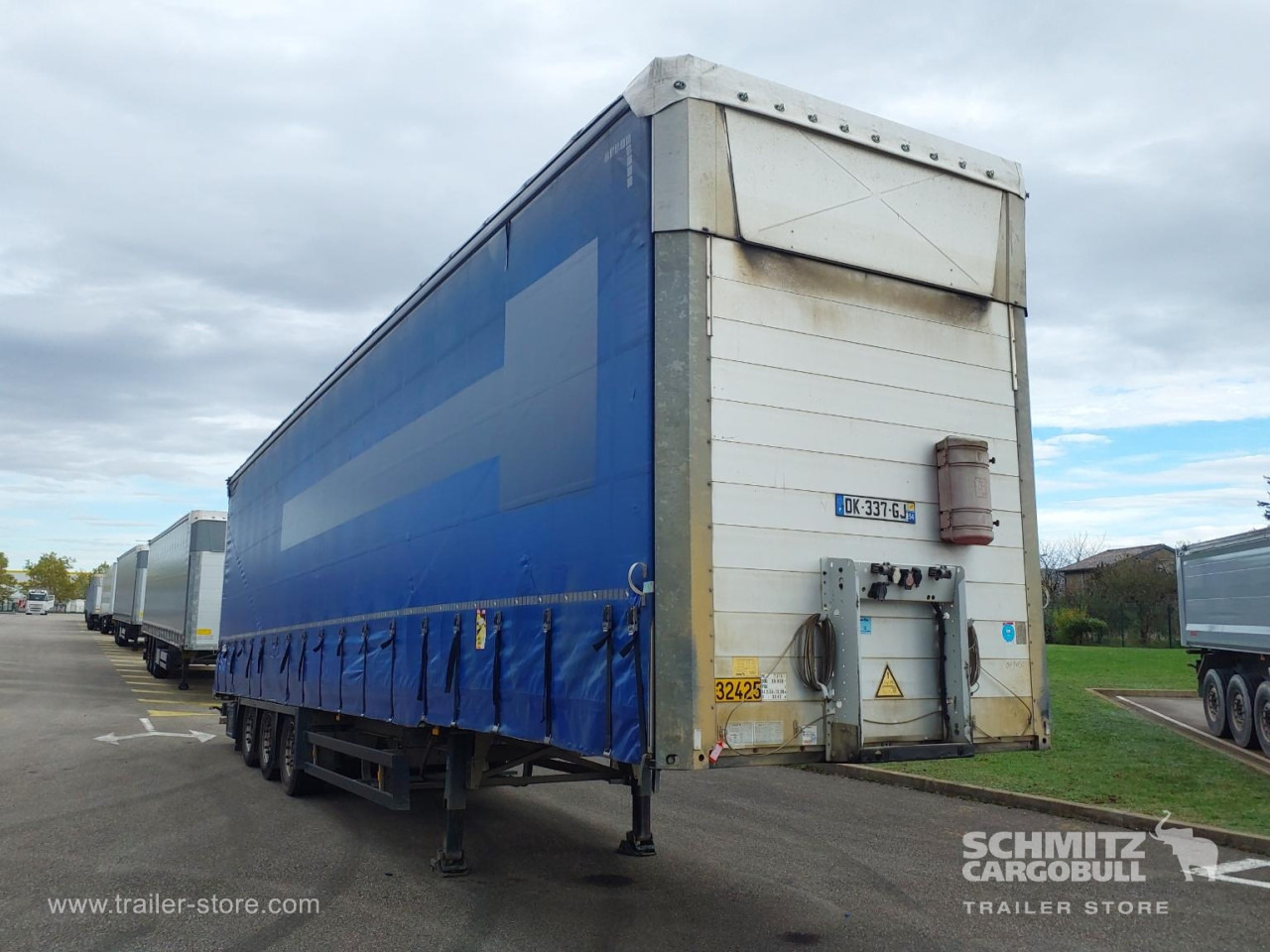 SCHMITZ Curtainsider Mega - Curtainsider semi-trailer: picture 1 SCHMITZ Curtainsider Mega - Curtainsider semi-trailer: picture 1