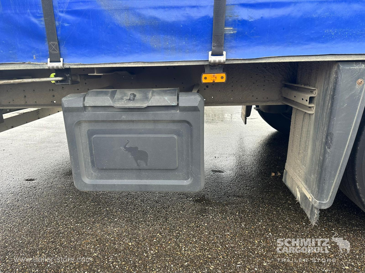 SCHMITZ Curtainsider Mega - Curtainsider semi-trailer: picture 4 SCHMITZ Curtainsider Mega - Curtainsider semi-trailer: picture 4