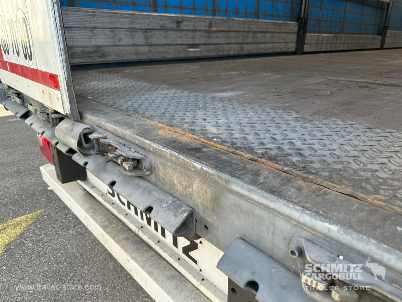 SCHMITZ Curtainsider Standard - Curtainsider semi-trailer: picture 4 SCHMITZ Curtainsider Standard - Curtainsider semi-trailer: picture 4
